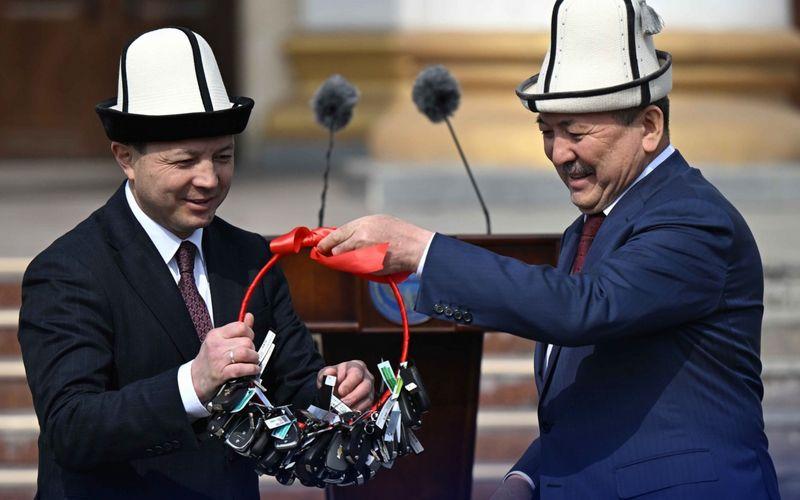 Театру подарили служебный автомобиль