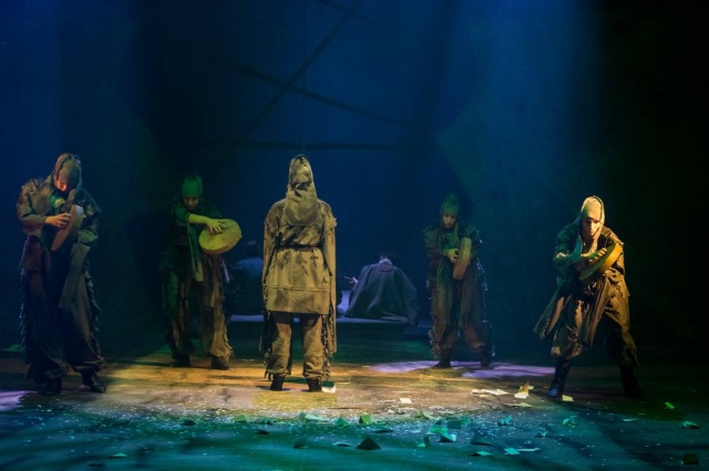 Сцена из спектакля «Айтматов»