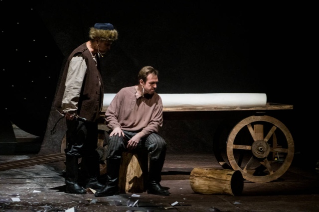 Сцена из спектакля «Айтматов»