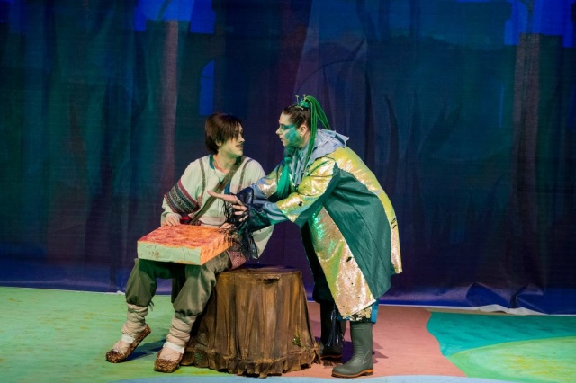 Сцена из спектакля «Летучий корабль»