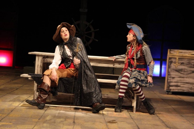 Сцена из спектакля «Пиратский новый год»