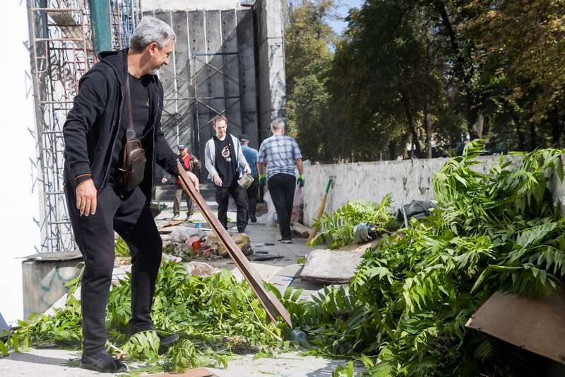 Вместе на городской субботник!