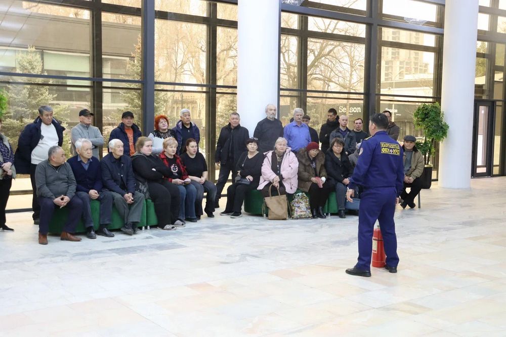 При пожаре звонить 101